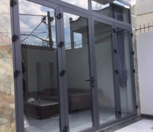 Cửa kính giá rẻ