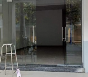 Lắp đặt cửa kính 