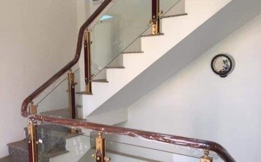 Lắp đặt cầu thang 